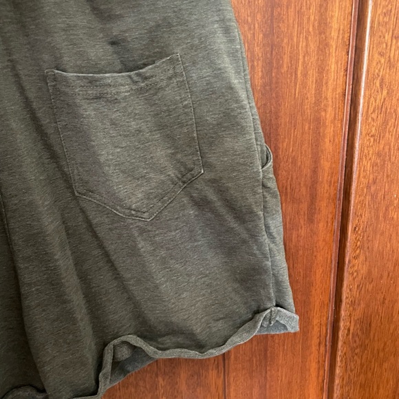 Brand new, never worn short green overalls - Picture 2 of 5